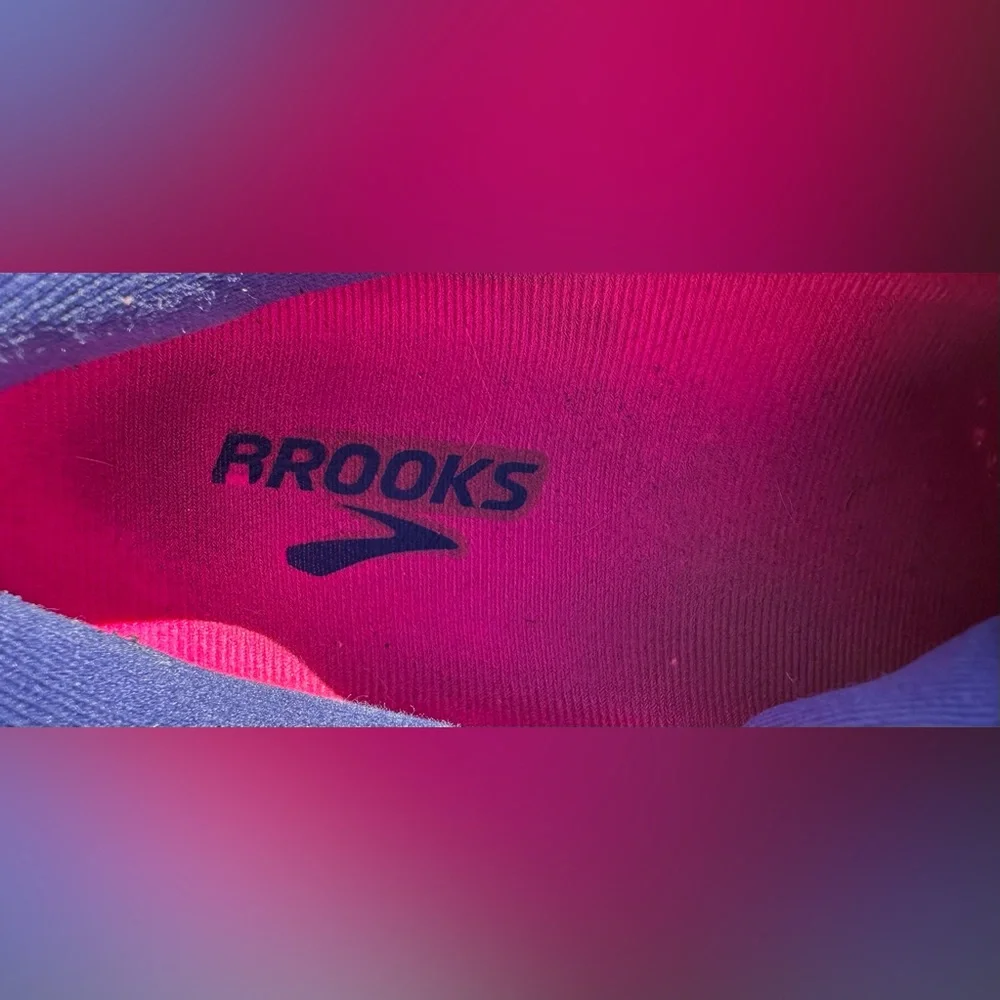 Brooks Ghost 14 Pink Fuchsia Yucca Navy Running Shoes Women’s Size 11.5 CLEAN